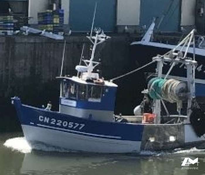 Chalutier avec AEP MANCHE EST